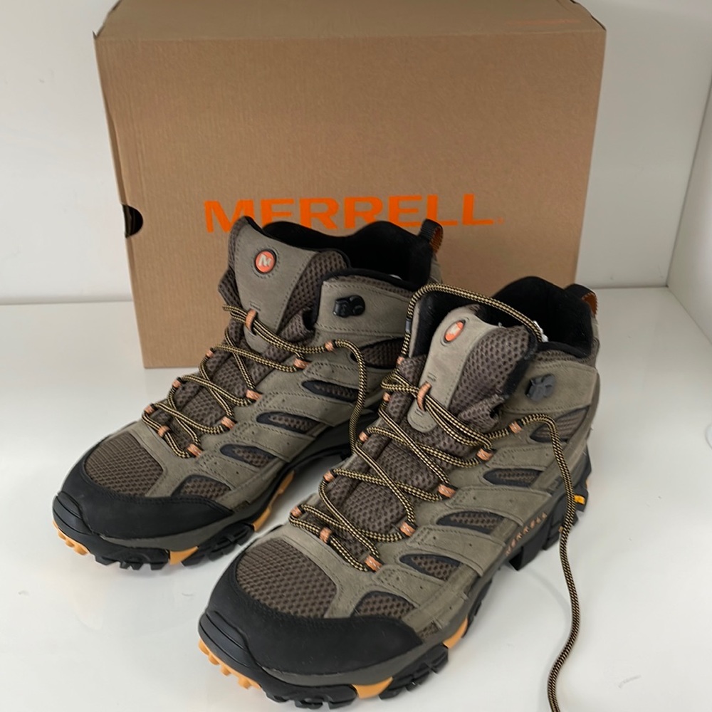 Merrell Men’s Moab 2 Vent Mid Hiking Shoes